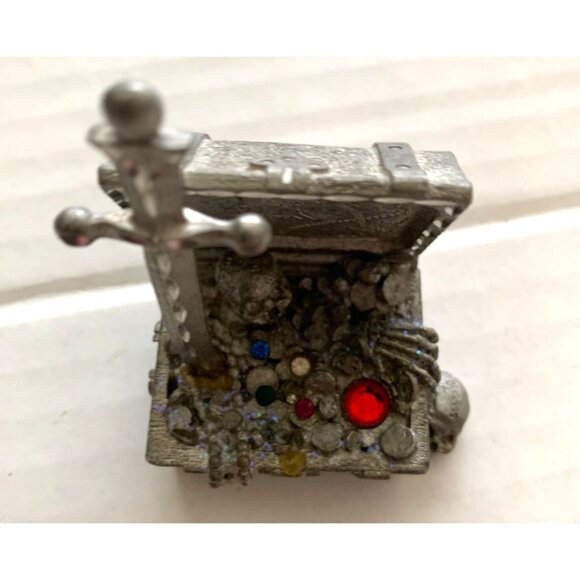 Spooniques Treasure Chest Box Sword Skulls 2 in wide x 1.5 in deep x 2.5 in tall - Picture 4 of 4